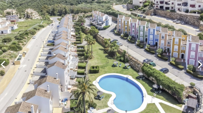 Image No.2-Maison de ville de 3 chambres à vendre à Casares