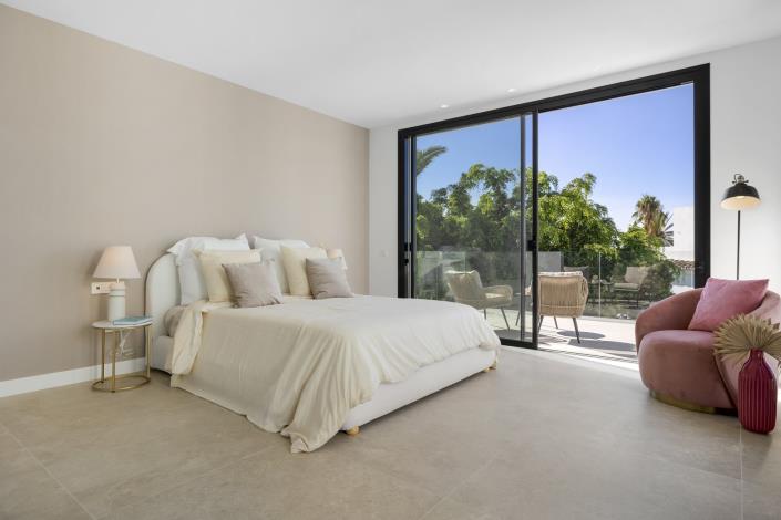 Image No.6-5 Bed Villa for sale