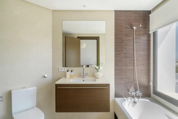 Image No.28-5 Bed Villa for sale