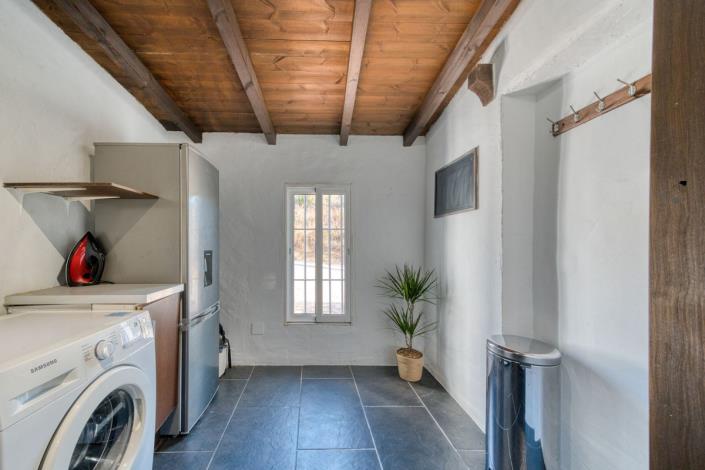 Image No.7-2 Bed Townhouse for sale