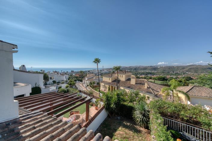 Image No.26-2 Bed Townhouse for sale