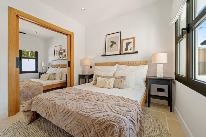 Image No.54-6 Bed Villa for sale