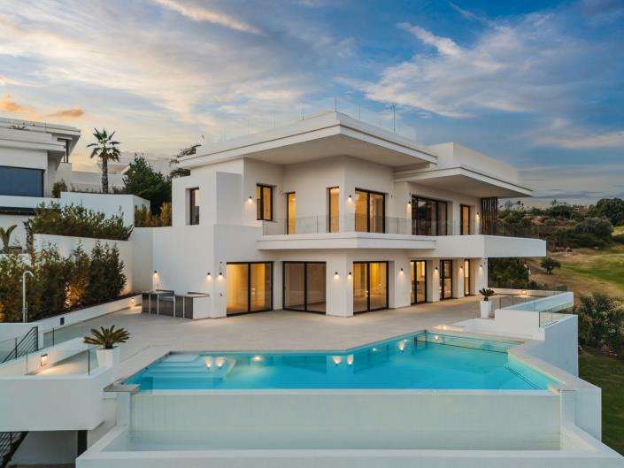 Image No.1-4 Bed Villa for sale