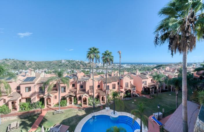 Image No.26-3 Bed Townhouse for sale