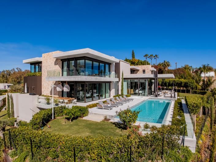 Image No.20-8 Bed Villa for sale