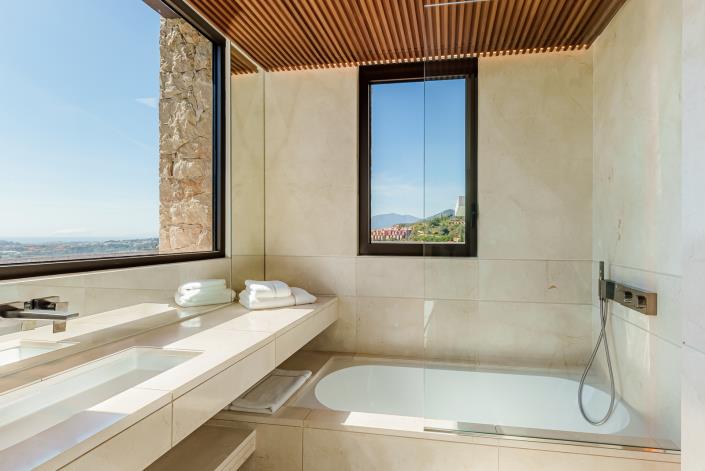 Image No.30-8 Bed Villa for sale