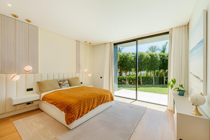 Image No.40-8 Bed Villa for sale