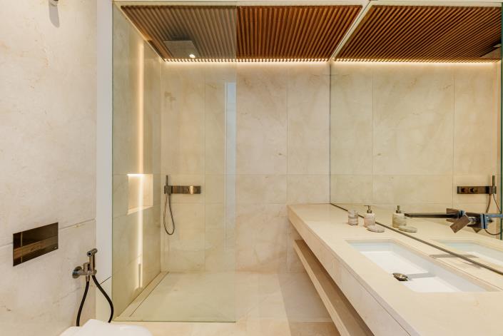 Image No.41-8 Bed Villa for sale