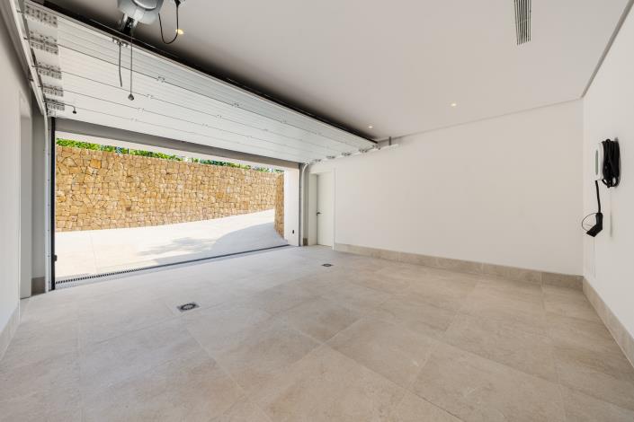 Image No.30-5 Bed Villa for sale