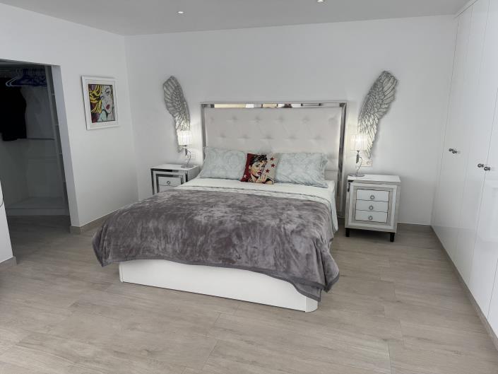 Image No.6-5 Bed Villa for sale