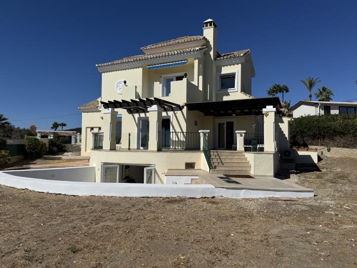 Image No.1-5 Bed Villa for sale