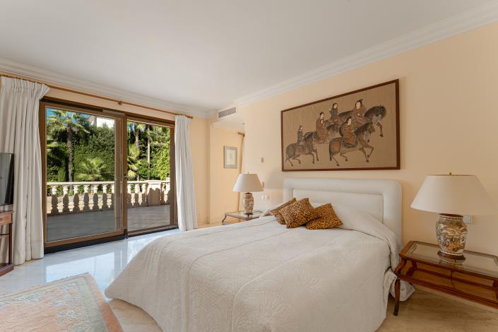 Image No.14-5 Bed Villa for sale