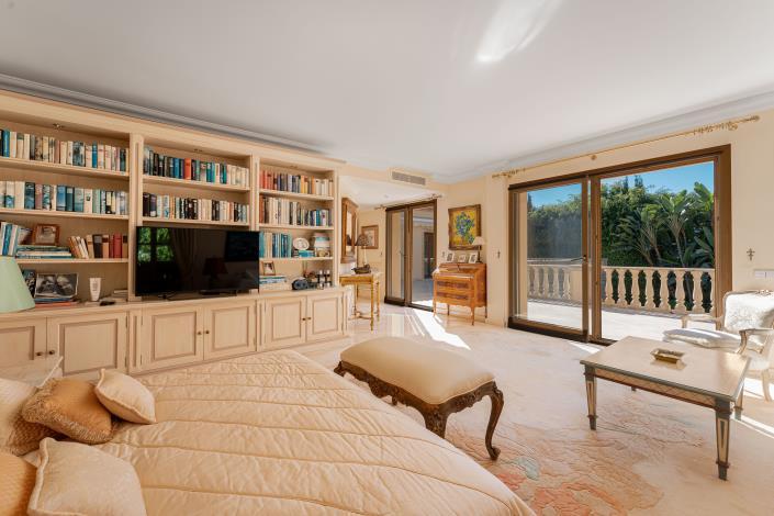 Image No.17-5 Bed Villa for sale