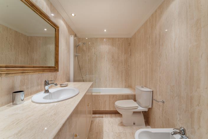 Image No.20-5 Bed Villa for sale