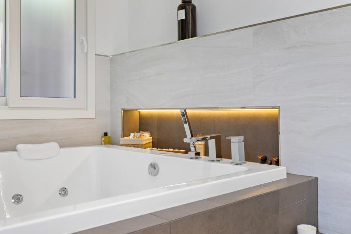 Image No.7-6 Bed Villa for sale