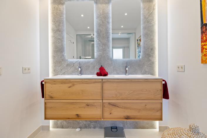 Image No.57-6 Bed Villa for sale