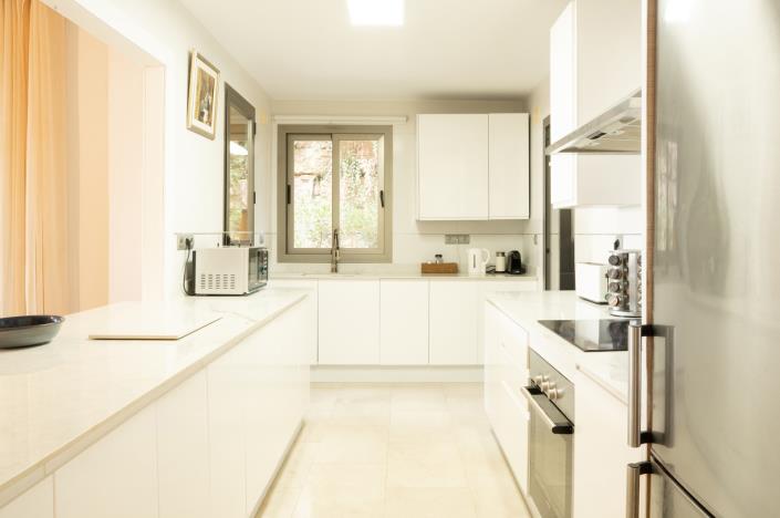 Image No.8-3 Bed Apartment for sale