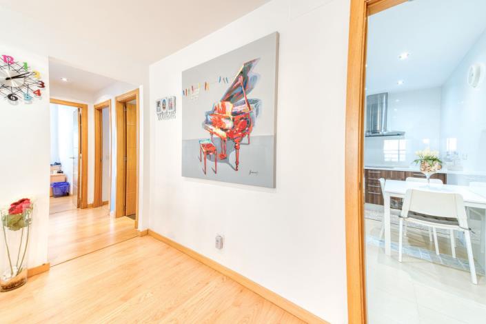 Image No.12-3 Bed Apartment for sale