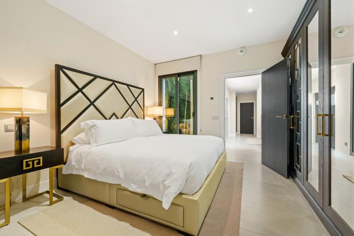 Image No.26-6 Bed Villa for sale