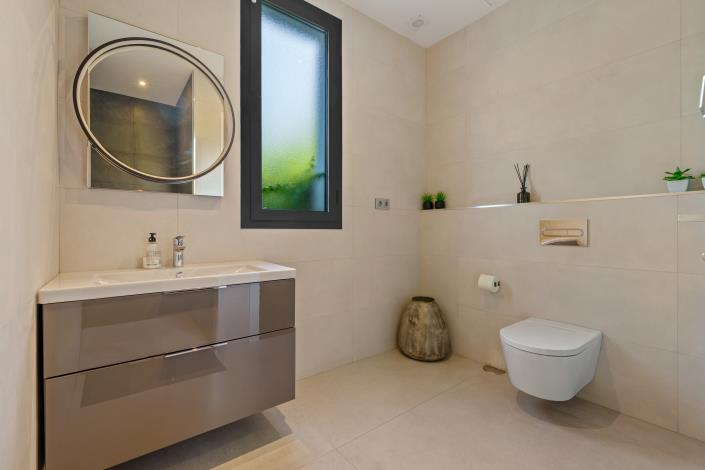 Image No.19-6 Bed Villa for sale