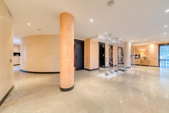 Image No.9-6 Bed Apartment for sale