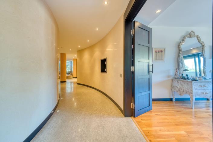 Image No.14-6 Bed Apartment for sale