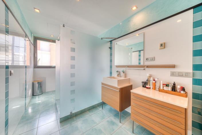 Image No.33-6 Bed Apartment for sale