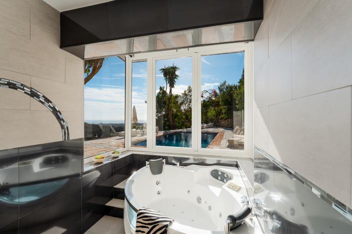 Image No.26-6 Bed Villa for sale