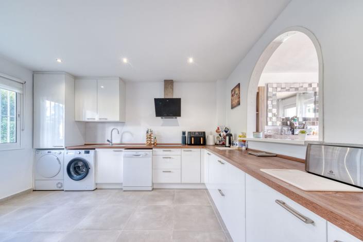 Image No.10-3 Bed Townhouse for sale