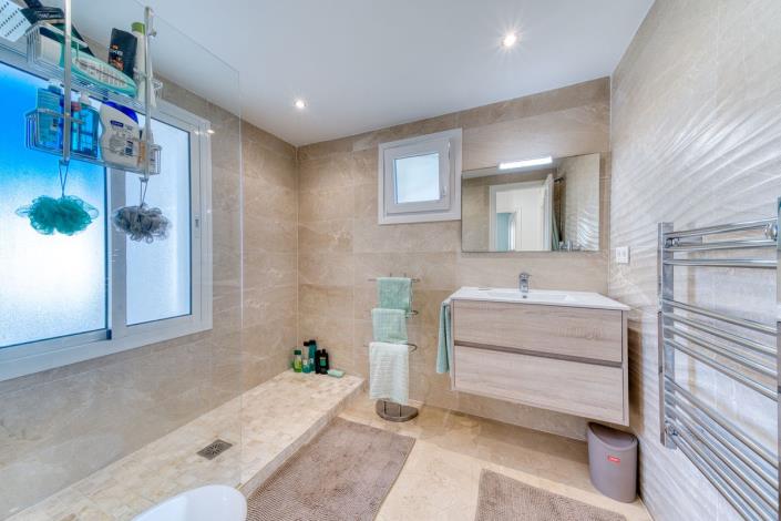 Image No.21-3 Bed Townhouse for sale