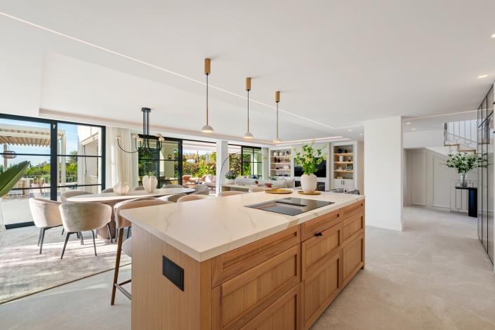 Image No.10-5 Bed Villa for sale