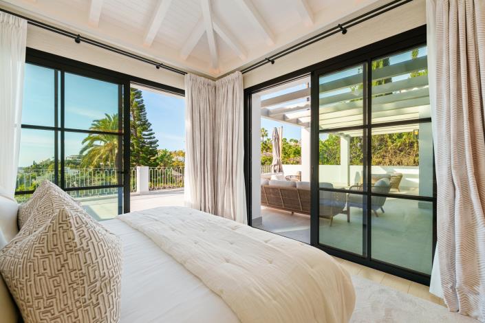 Image No.15-5 Bed Villa for sale