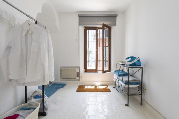 Image No.18-3 Bed Townhouse for sale