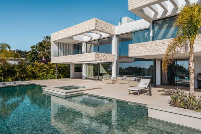 Image No.3-4 Bed Villa for sale