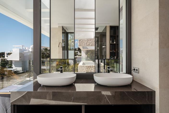 Image No.27-4 Bed Villa for sale