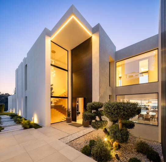 Image No.17-8 Bed Villa for sale