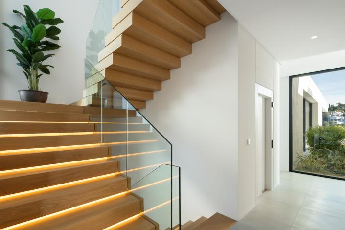 Image No.19-8 Bed Villa for sale