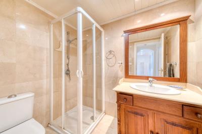 10-bb915d1cb19341576dcdc994b81ab9c5