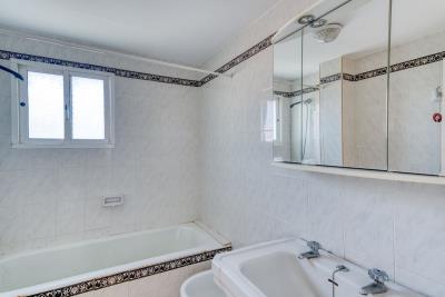 13-5fd73dea700db77384c091ca9818b1a9