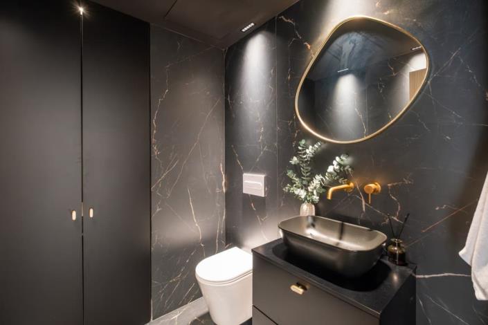 Image No.23-4 Bed Townhouse for sale