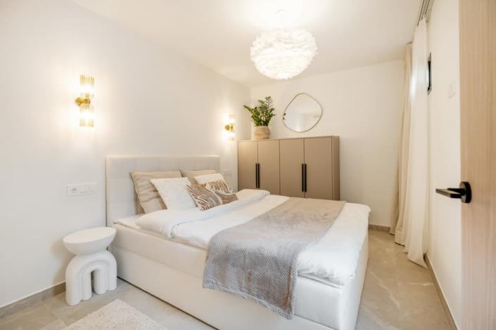 Image No.9-4 Bed Townhouse for sale