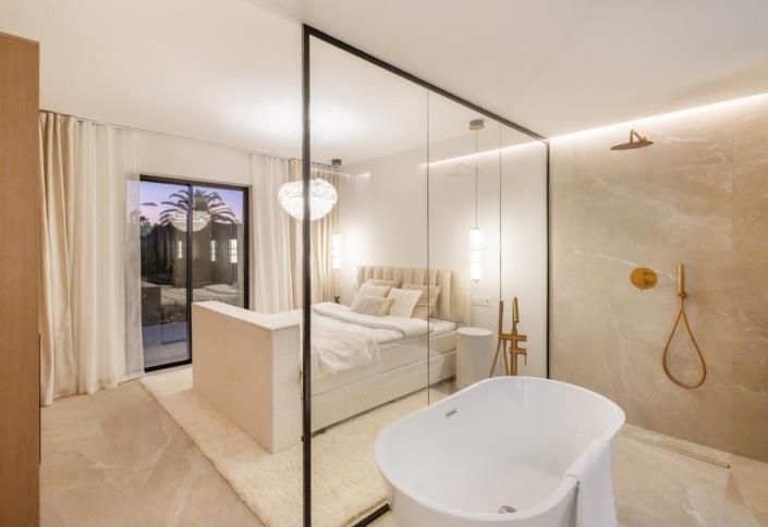 Image No.16-4 Bed Townhouse for sale