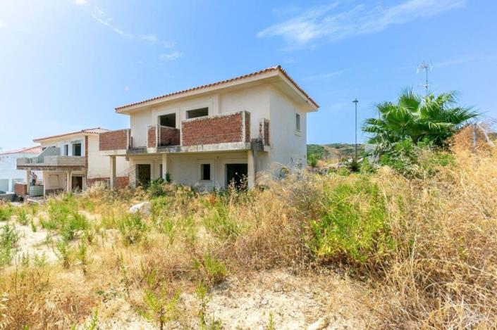 Image No.8-2 Bed Semi-Detached for sale