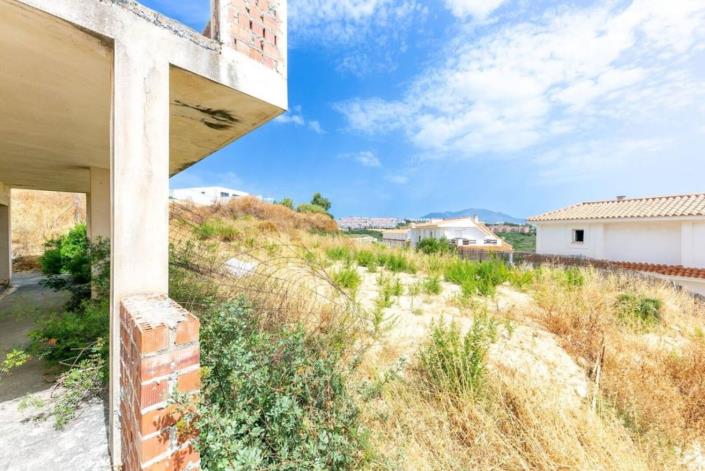 Image No.9-2 Bed Semi-Detached for sale