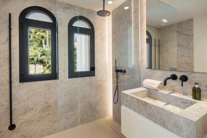 Image No.21-5 Bed Villa for sale