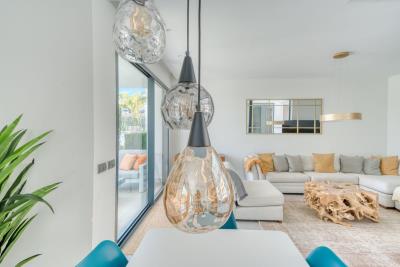 11-20939a0134ad724a8cb2a801094d15a4