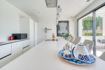 12-53013098fcab6c38b1379cd33298e050