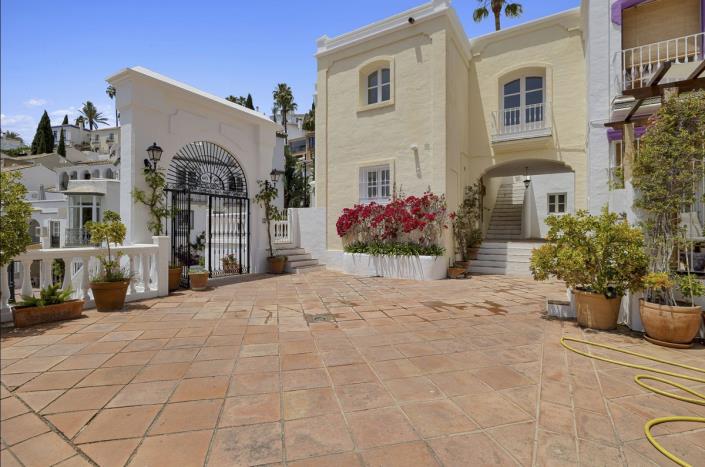 Image No.5-3 Bed Townhouse for sale