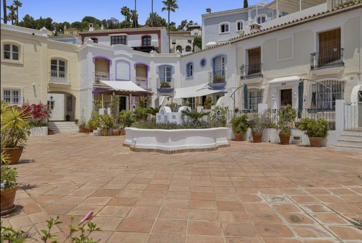 Image No.2-3 Bed Townhouse for sale