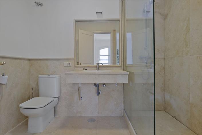 Image No.10-3 Bed Townhouse for sale